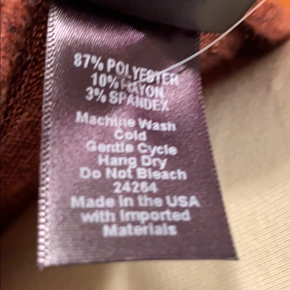 BNWT pullover - Picture 3 of 4